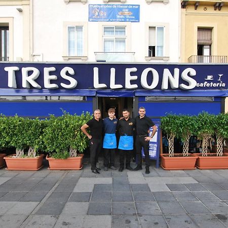 Hotel Tres Leones Vilassar De Mar Extérieur photo
