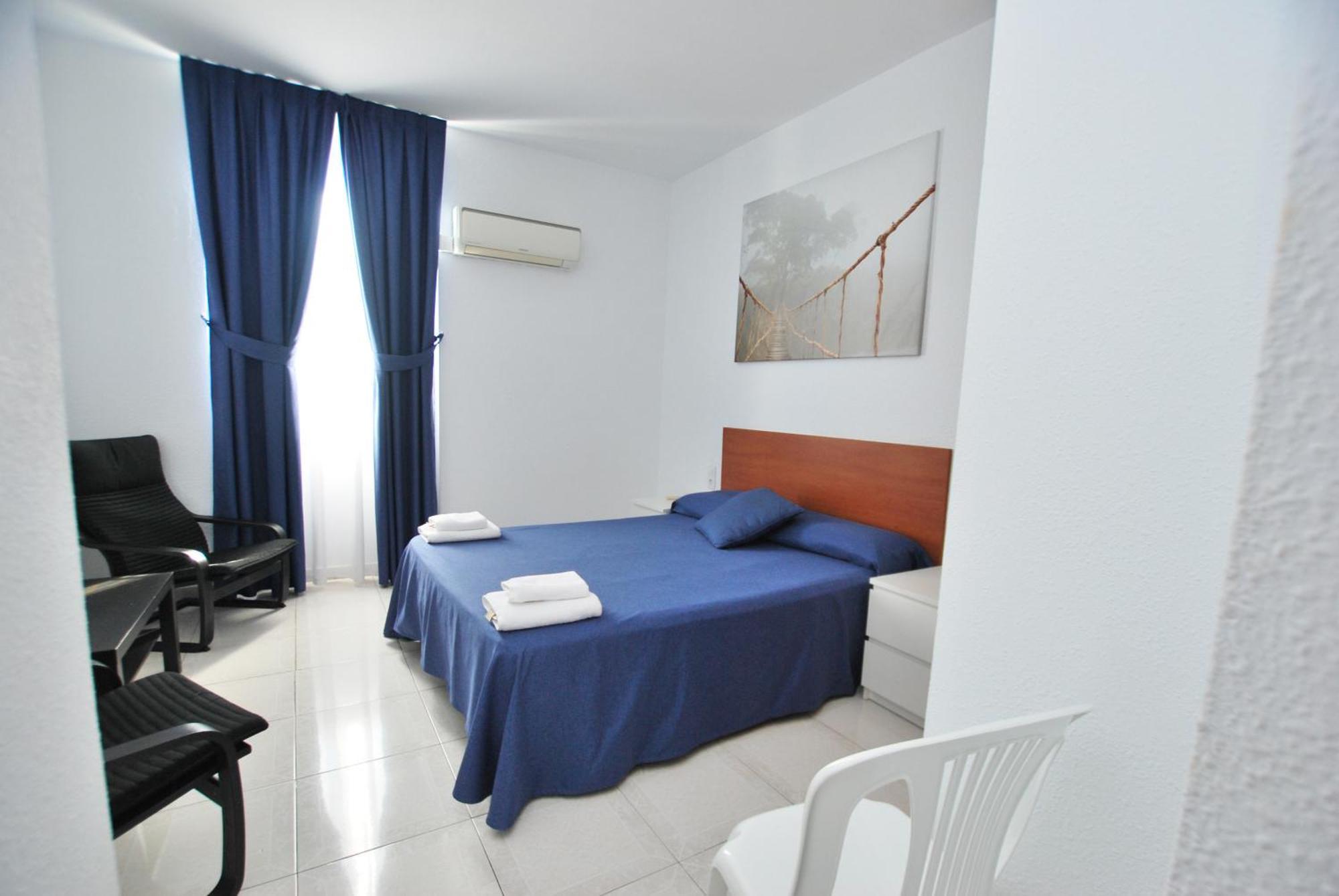 Hotel Tres Leones Vilassar De Mar Extérieur photo
