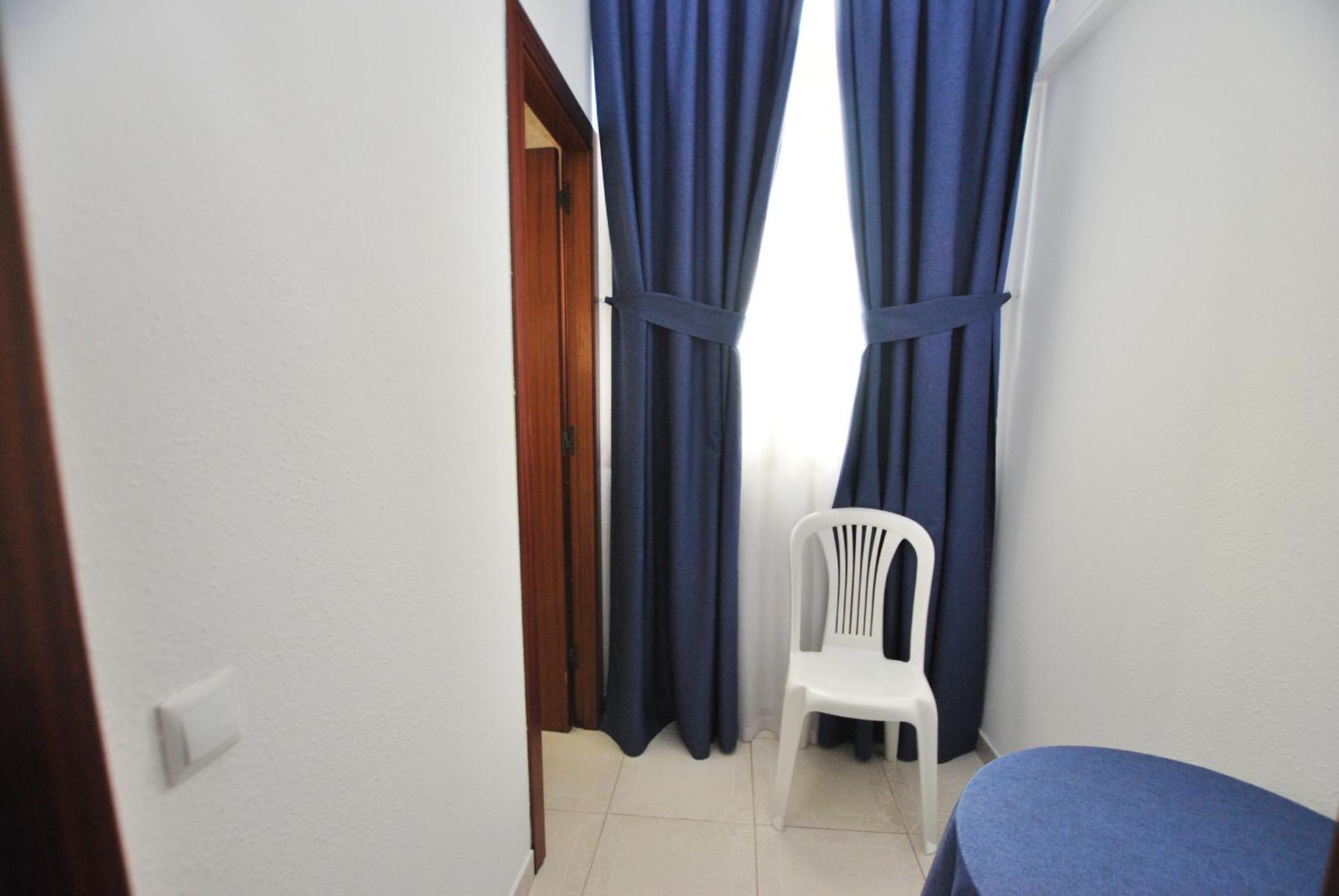 Hotel Tres Leones Vilassar De Mar Extérieur photo