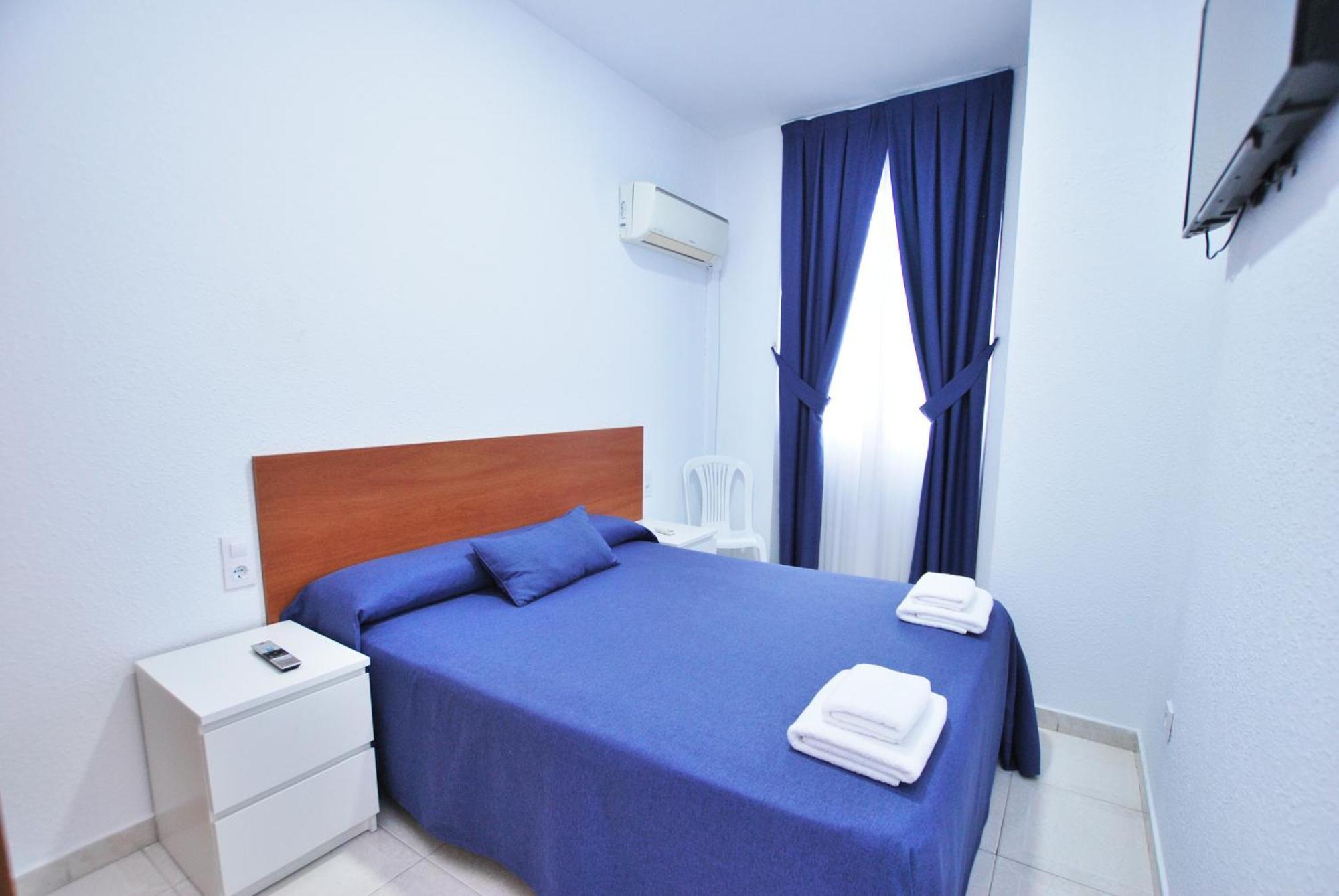 Hotel Tres Leones Vilassar De Mar Extérieur photo