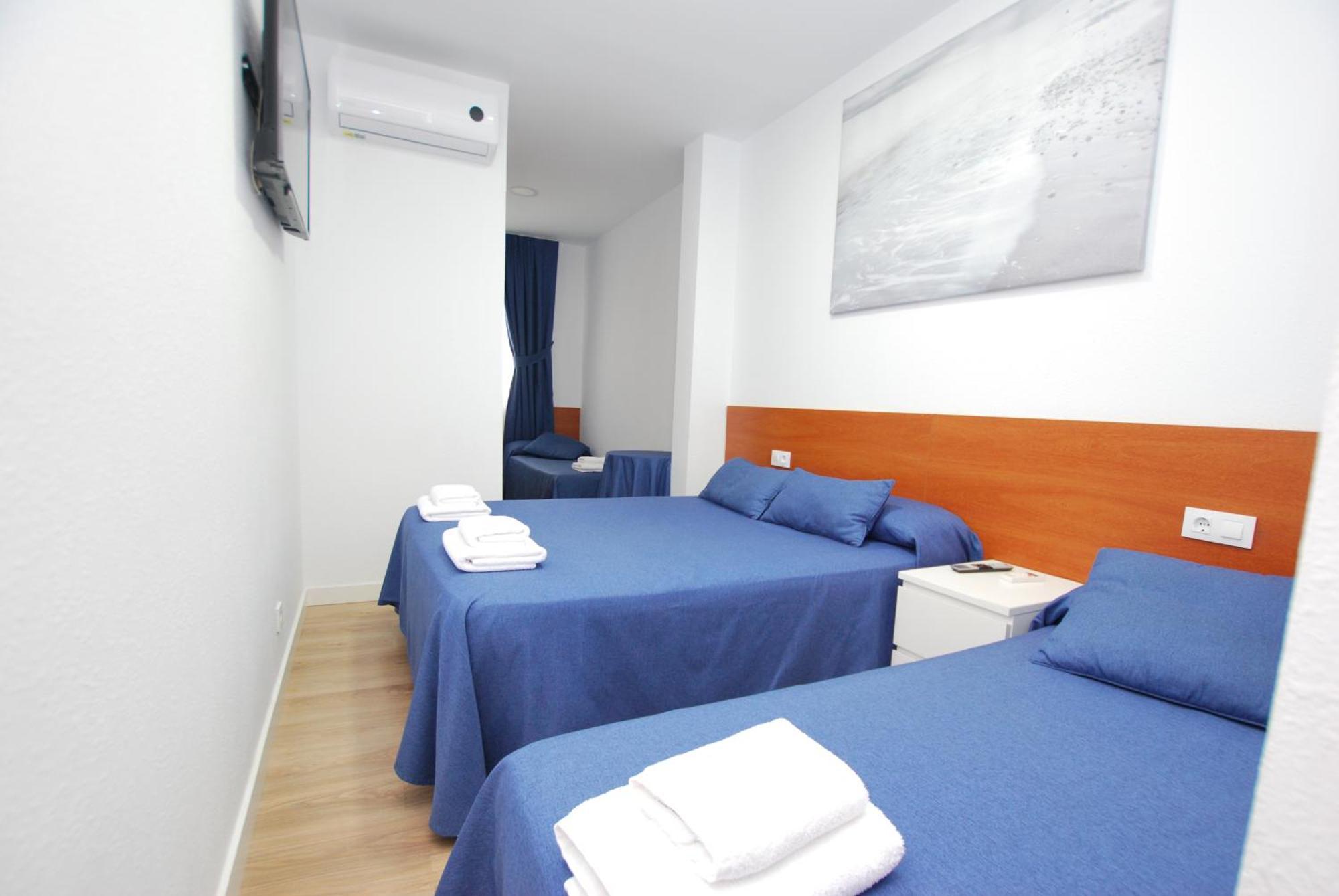 Hotel Tres Leones Vilassar De Mar Extérieur photo