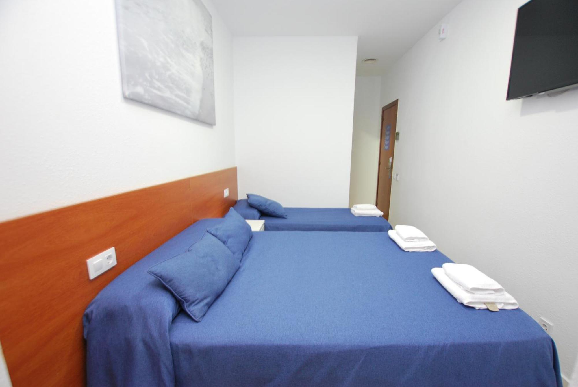 Hotel Tres Leones Vilassar De Mar Extérieur photo