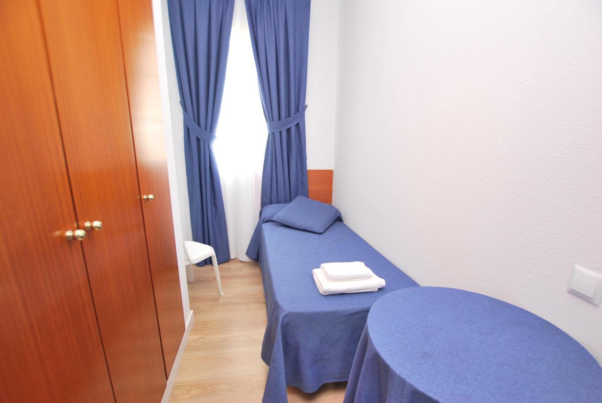 Hotel Tres Leones Vilassar De Mar Extérieur photo