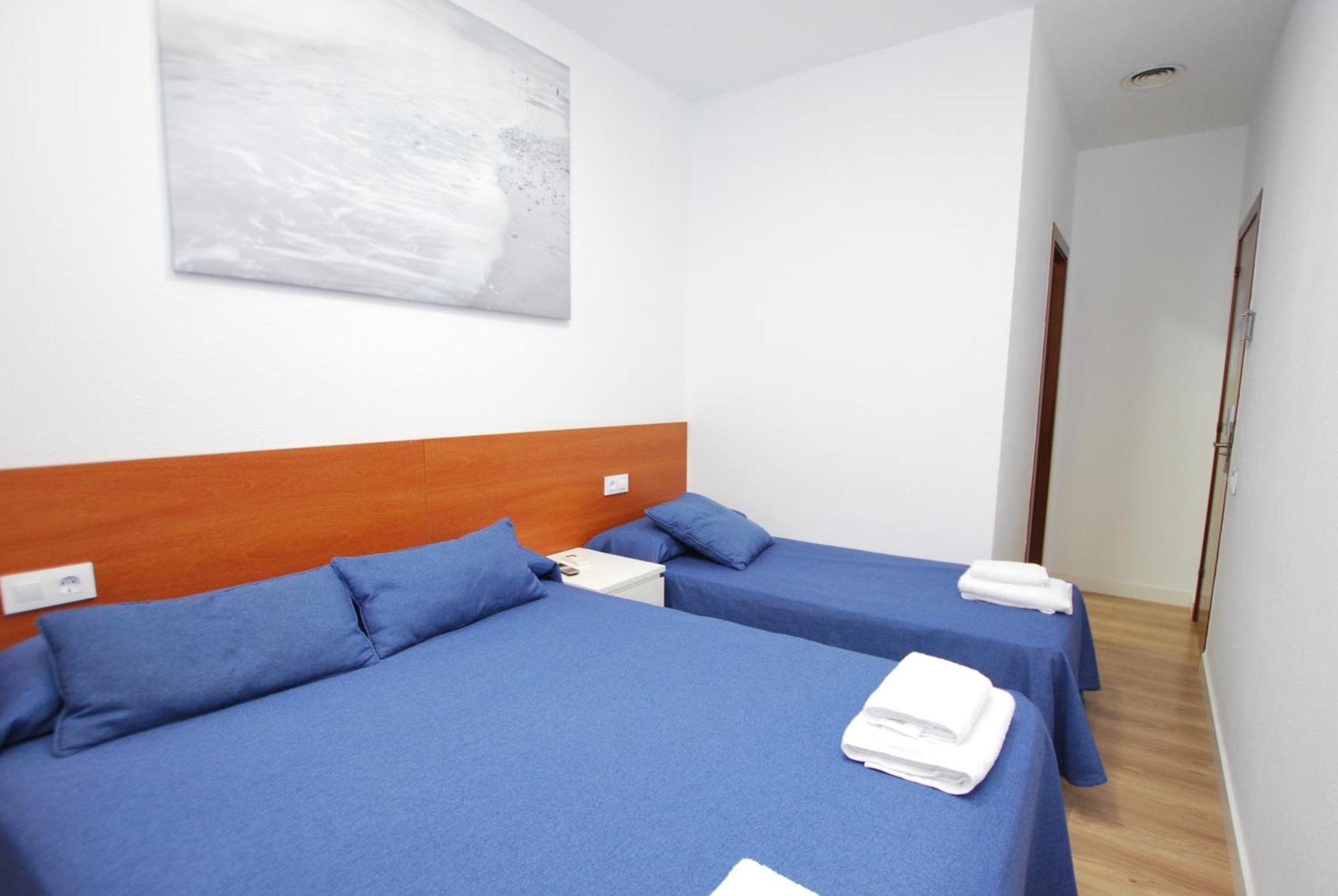 Hotel Tres Leones Vilassar De Mar Extérieur photo