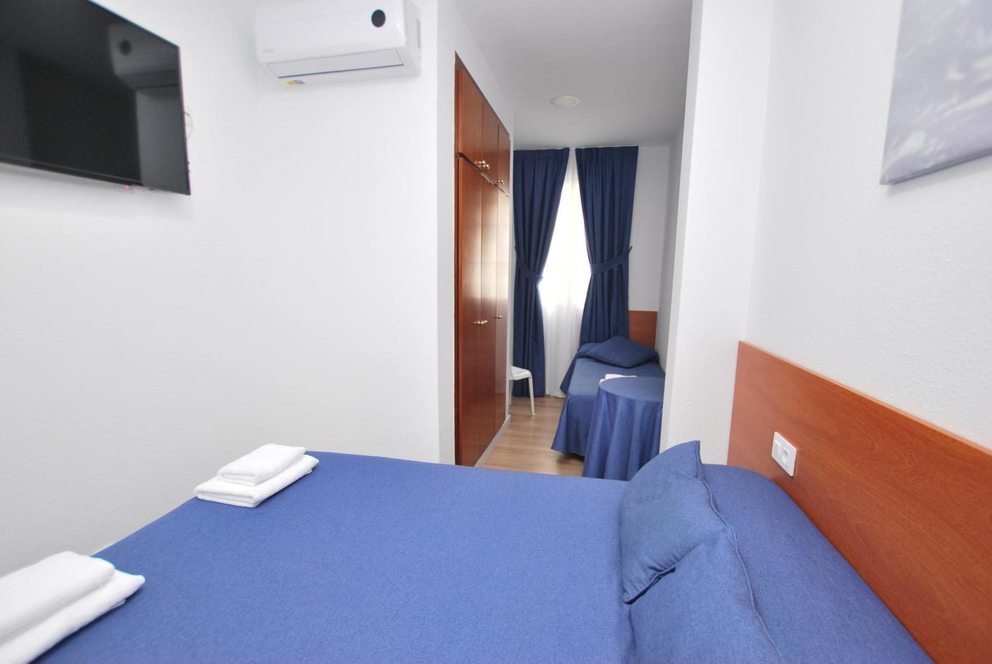Hotel Tres Leones Vilassar De Mar Extérieur photo