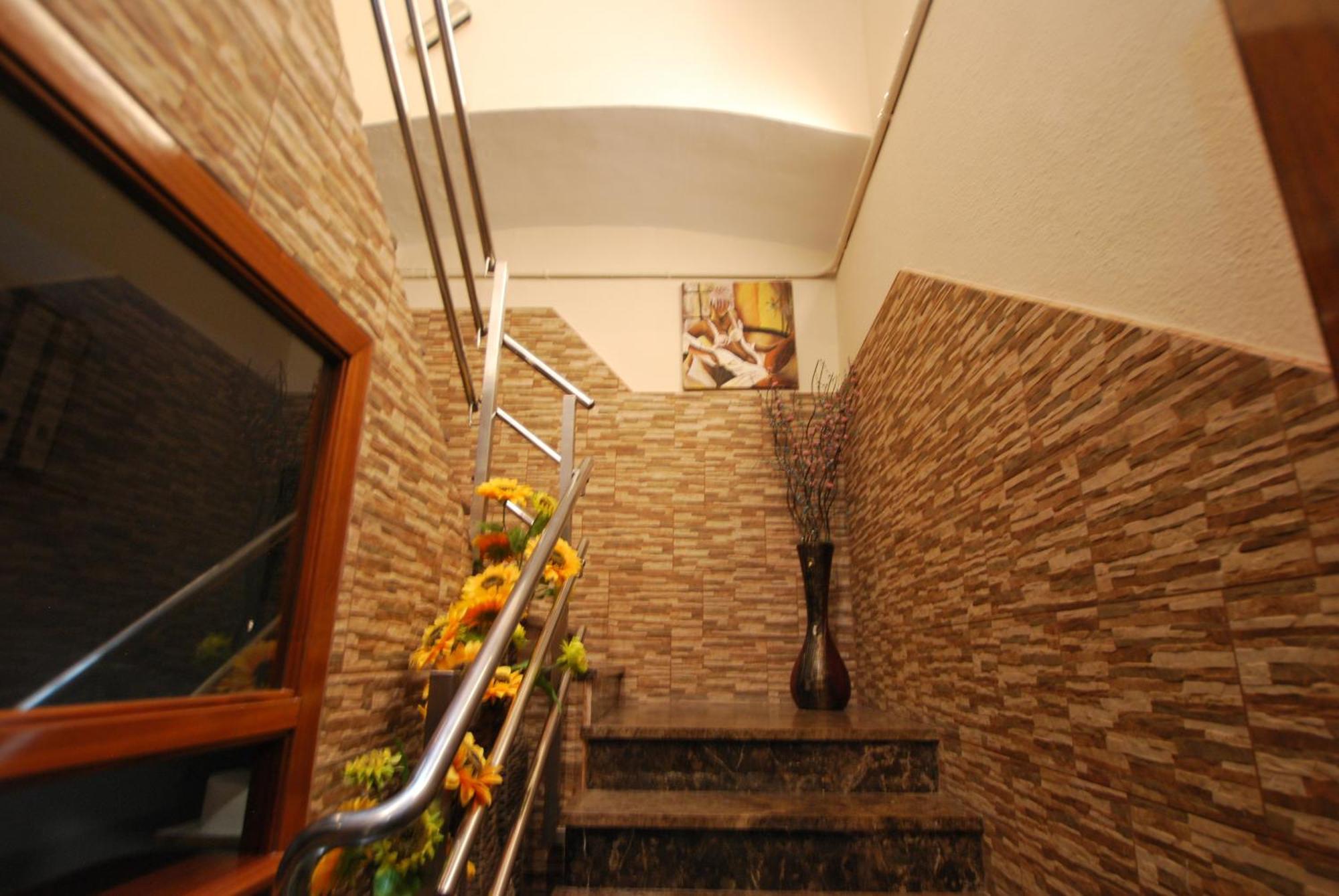 Hotel Tres Leones Vilassar De Mar Extérieur photo