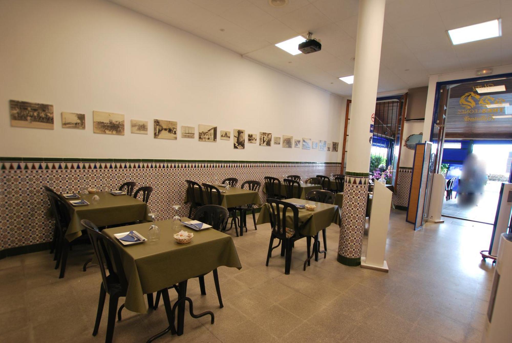 Hotel Tres Leones Vilassar De Mar Extérieur photo